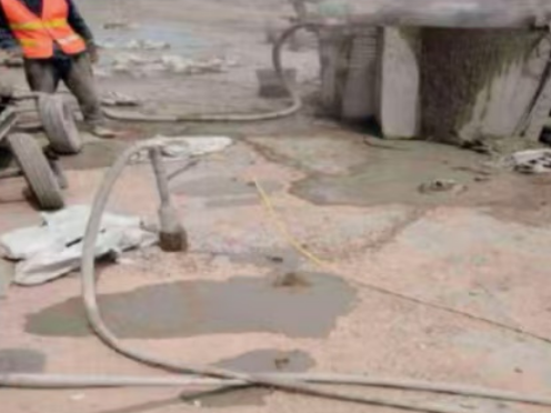 洱源水泥混凝土路面板底注浆技术 路面脱空注浆整治方案